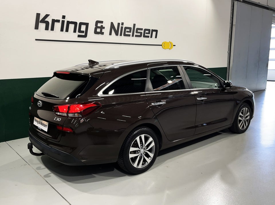 Hyundai i30 1,0 T-GDi Premium stc. 5d