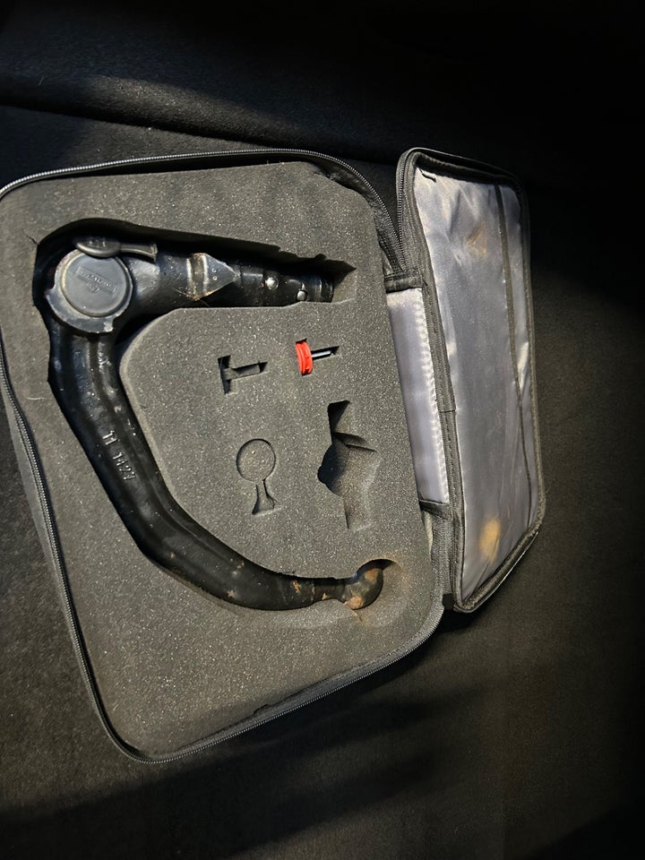 Tesla Model 3 Long Range AWD 4d