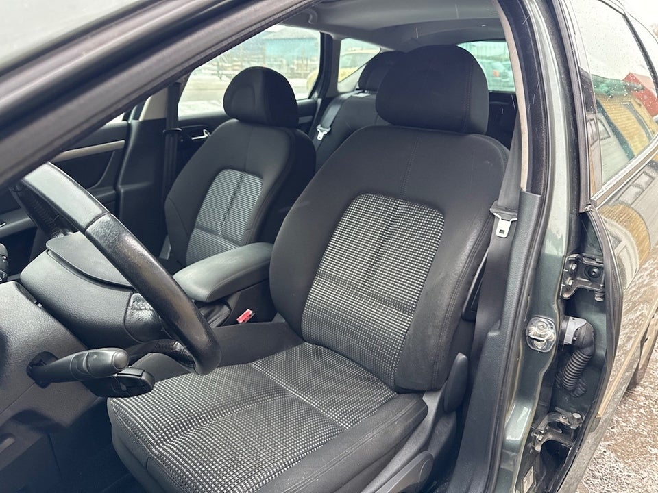 Peugeot 407 1,6 HDi 109 Premium SW 5d