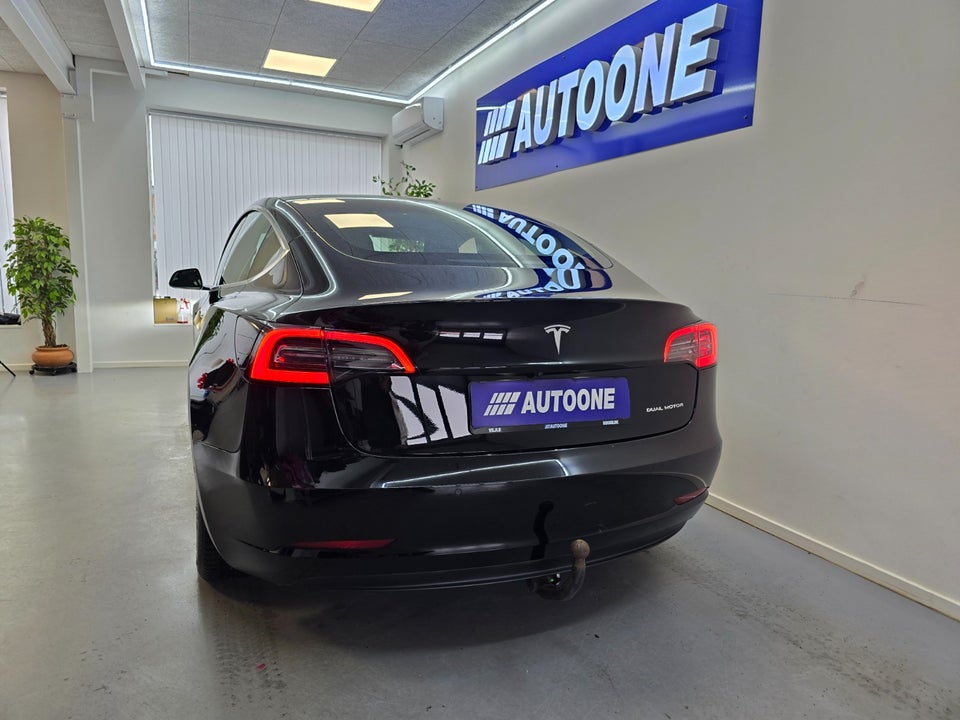 Tesla Model 3 Long Range AWD 4d