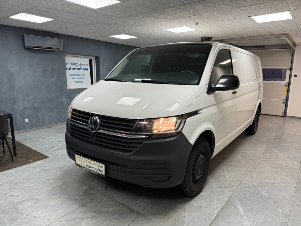 VW Transporter 2,0 TDi 110 Kassevogn lang