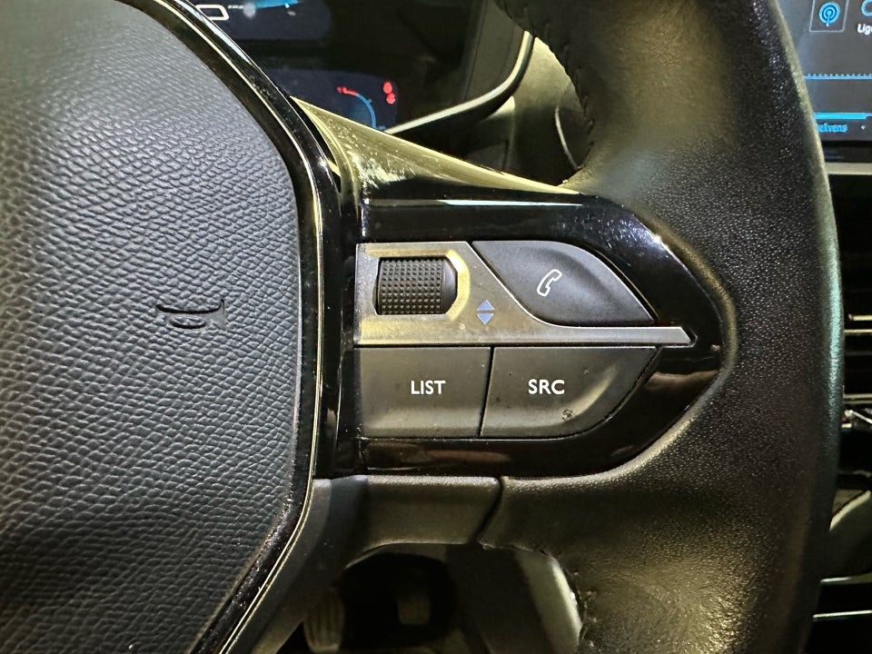 Peugeot 2008 1,2 PureTech 130 Allure Pack 5d