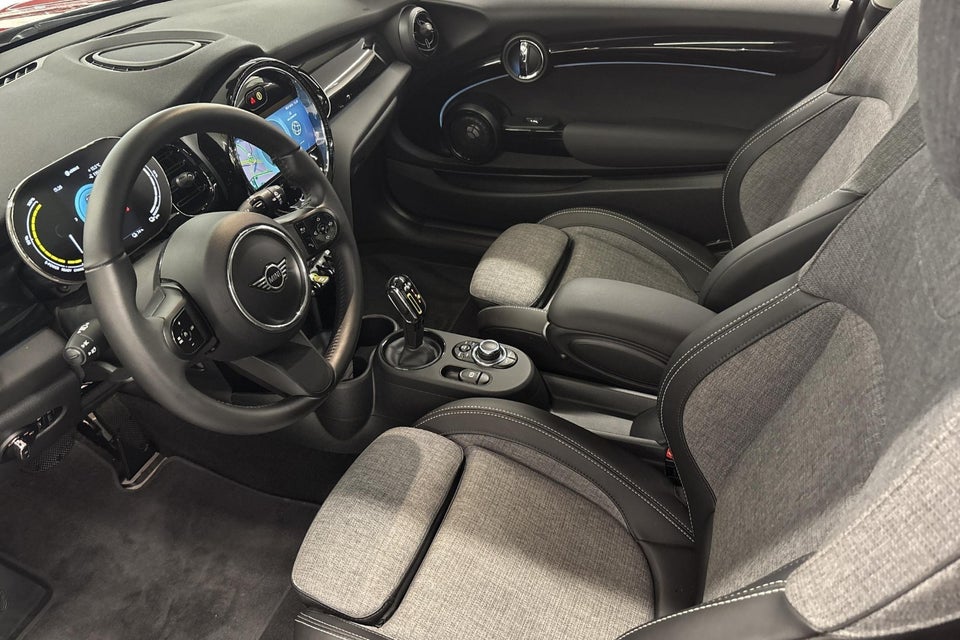 MINI Cooper SE Essential 3d