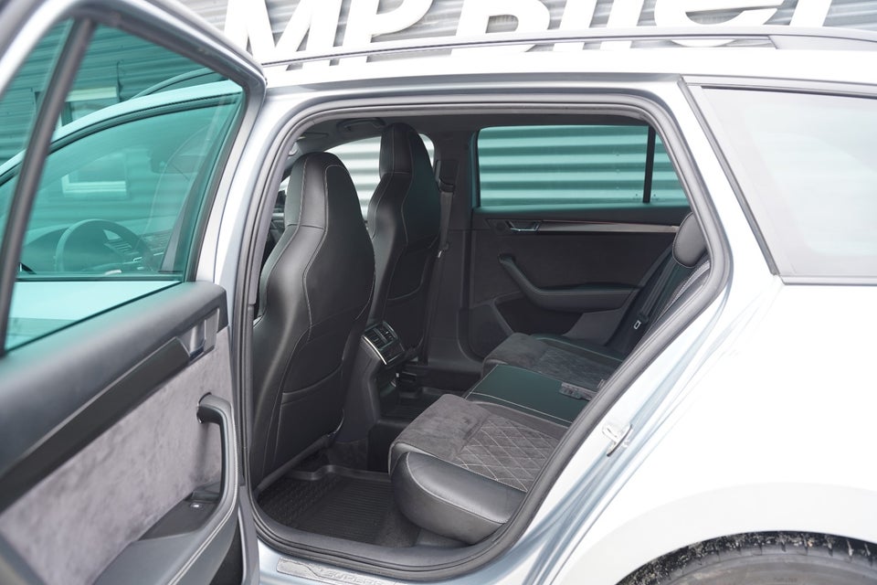 Skoda Superb 1,4 TSi iV Sportline Combi DSG 5d