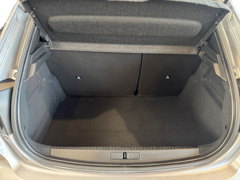 Peugeot e-208 50 Active 5d