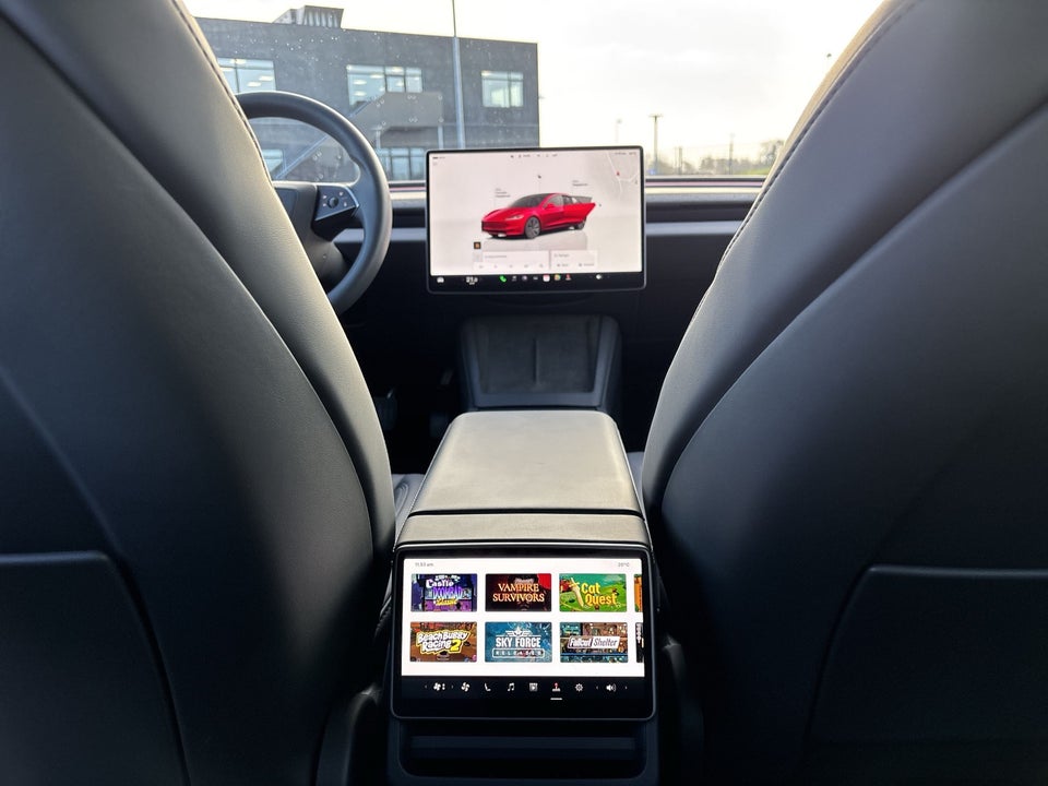 Tesla Model 3 RWD 4d