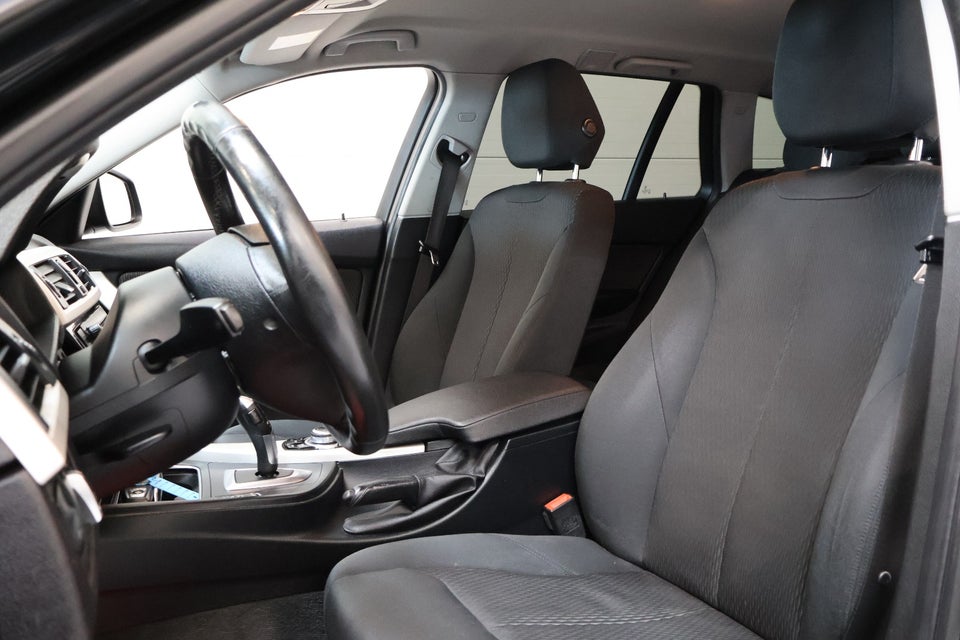 BMW 320i 2,0 Touring aut. 5d