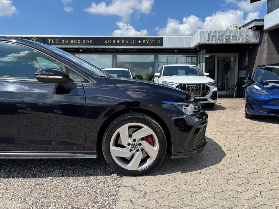VW Golf VIII 1,4 GTE DSG 5d