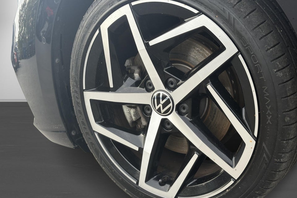 VW Golf VIII 1,4 eHybrid DSG 5d