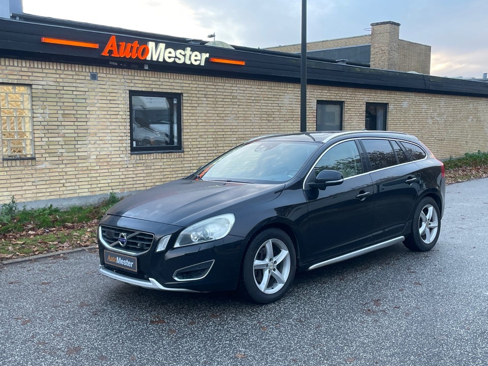 Volvo V60 3,0 T6 Summum aut. AWD 5d