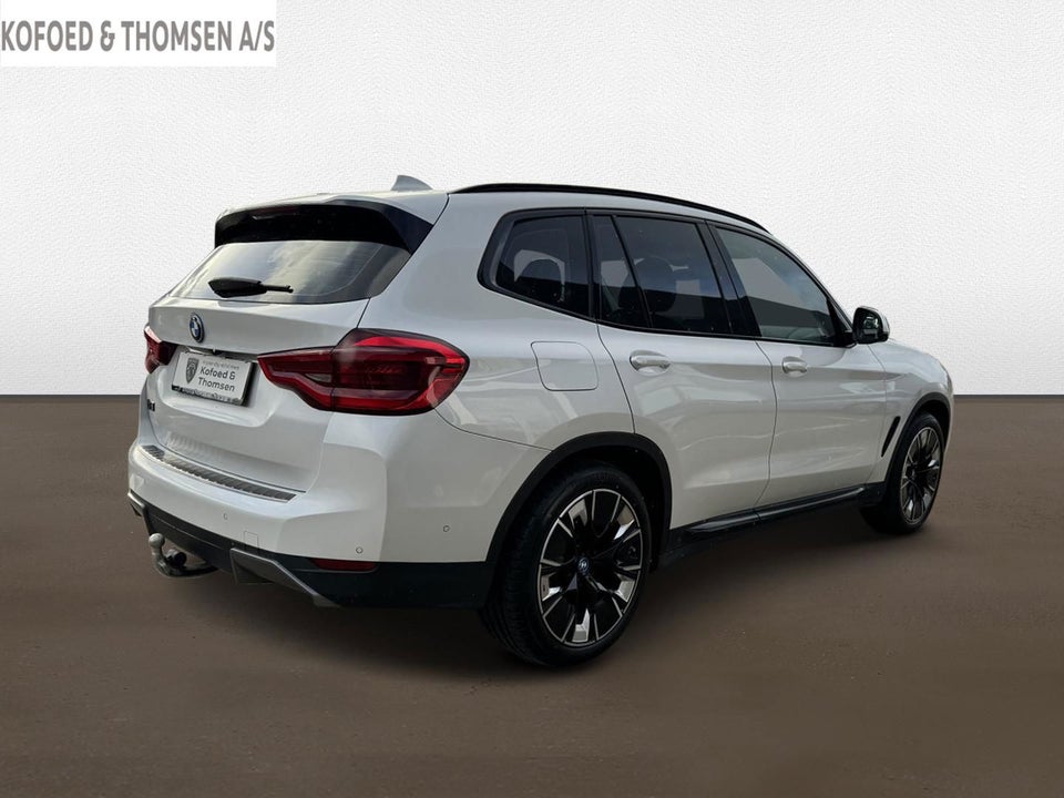 BMW iX3 Charged 5d