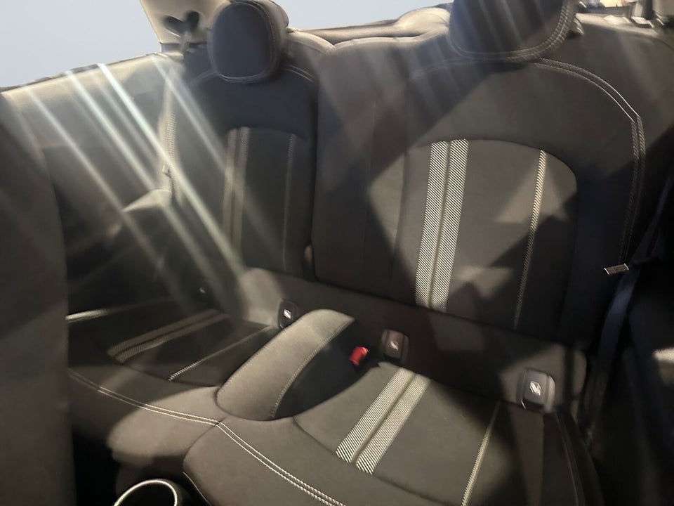 MINI Cooper SE Essential 3d