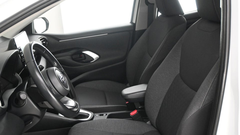 Toyota Yaris 1,5 Hybrid H3 e-CVT 5d