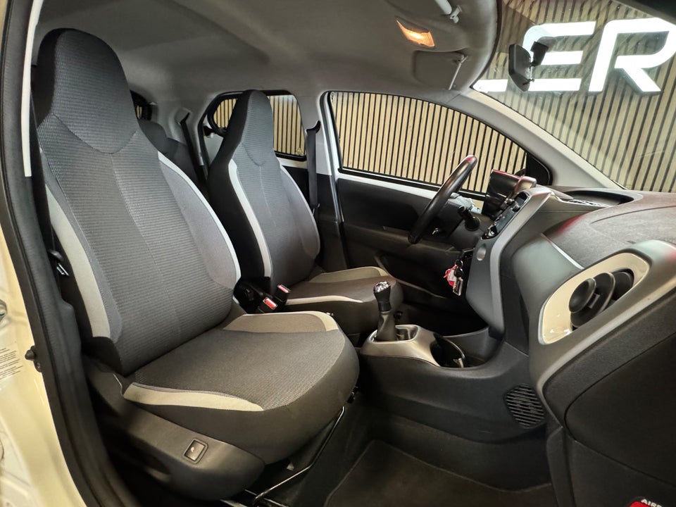 Toyota Aygo 1,0 VVT-i x-press 5d