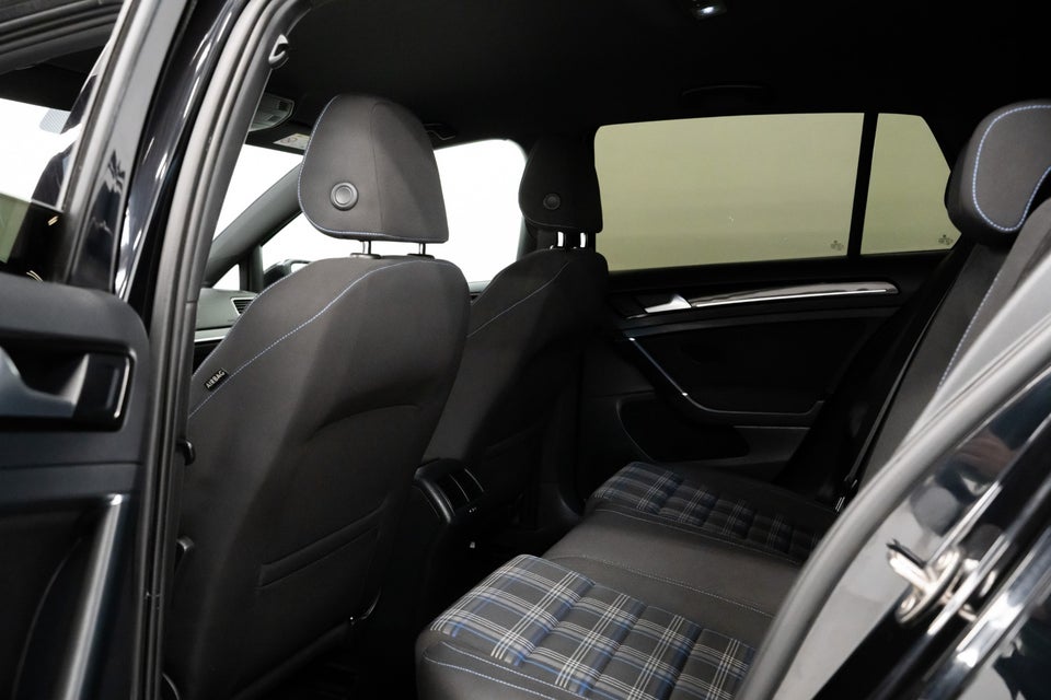 VW Golf VII 1,4 GTE DSG 5d