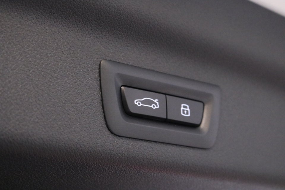 BMW iX1 eDrive20 M-Sport Pro 5d