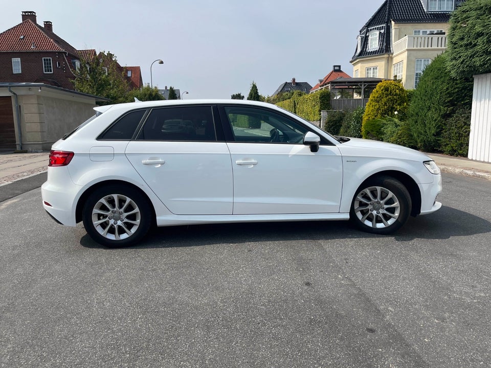 Audi A3 1,4 e-tron Sportback S-tr. 5d