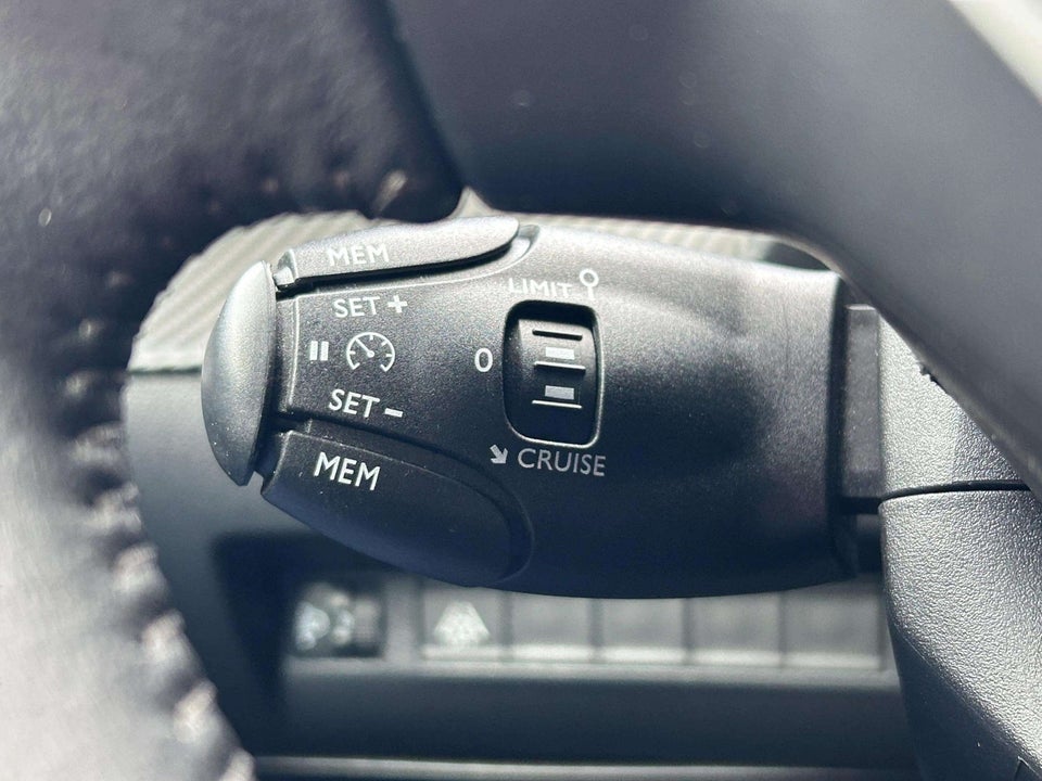 Peugeot e-208 50 Active Pack 5d