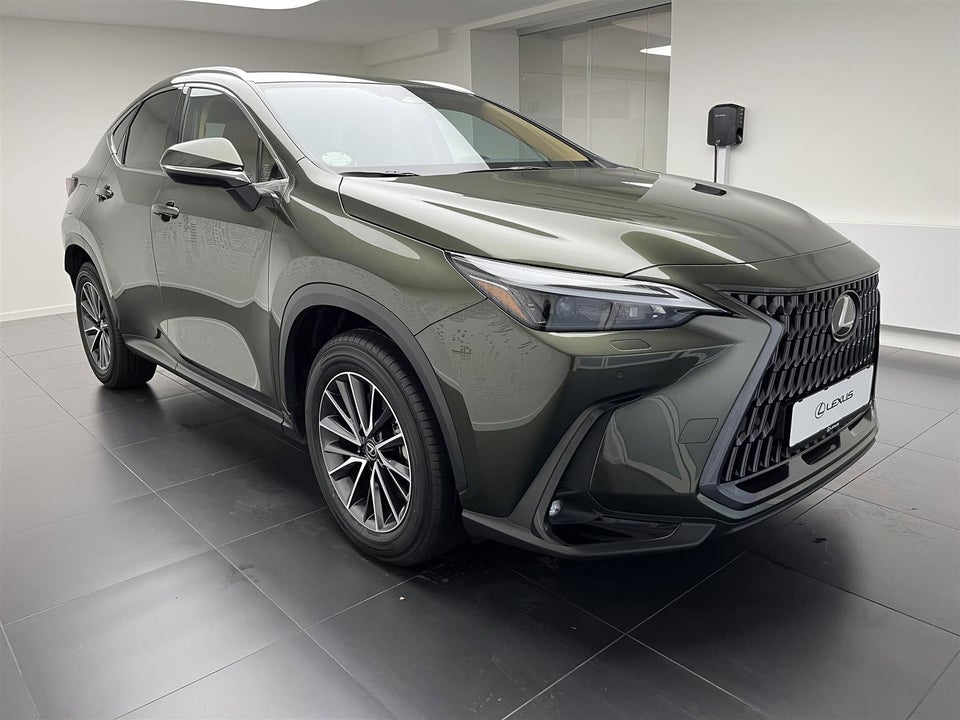 Lexus NX450h+ 2,5 Business+ aut. AWD 5d