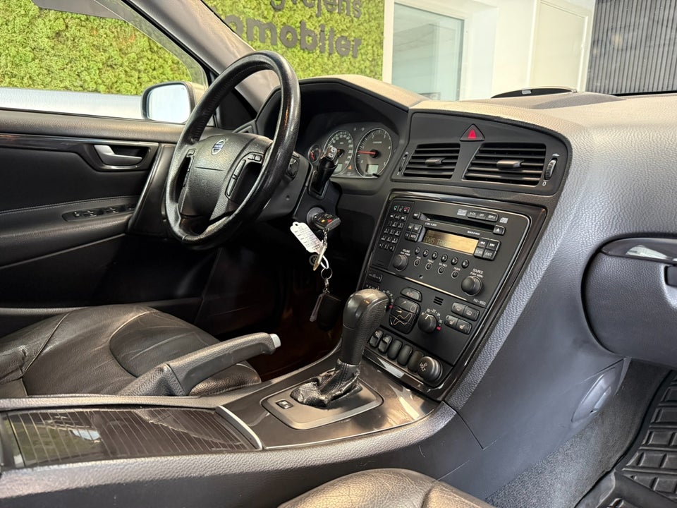 Volvo V70 2,4 D 130 Momentum aut. 5d