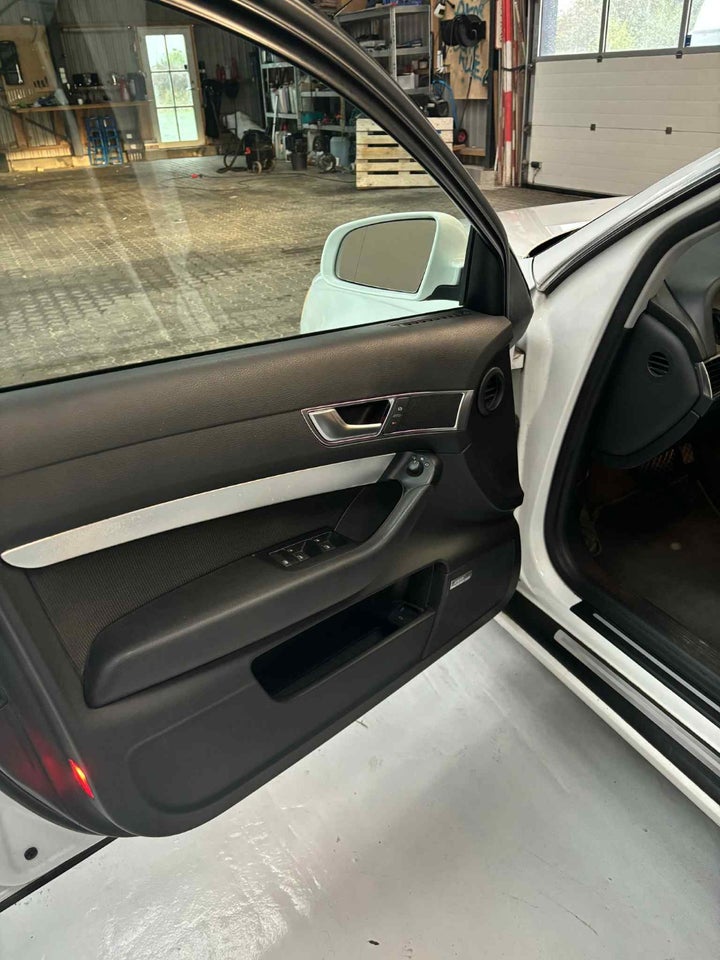 Audi A6 2,4 V6 Avant Multitr. 5d