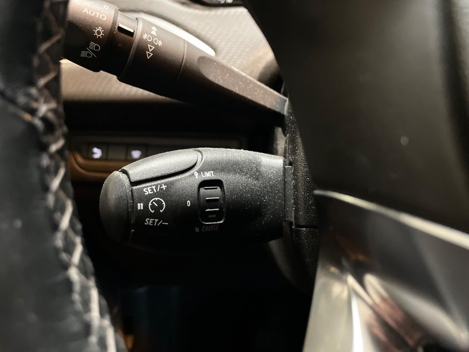 Peugeot 208 1,6 BlueHDi 100 Allure Sky 5d