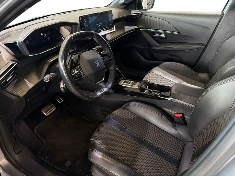 Peugeot e-208 50 GT 5d