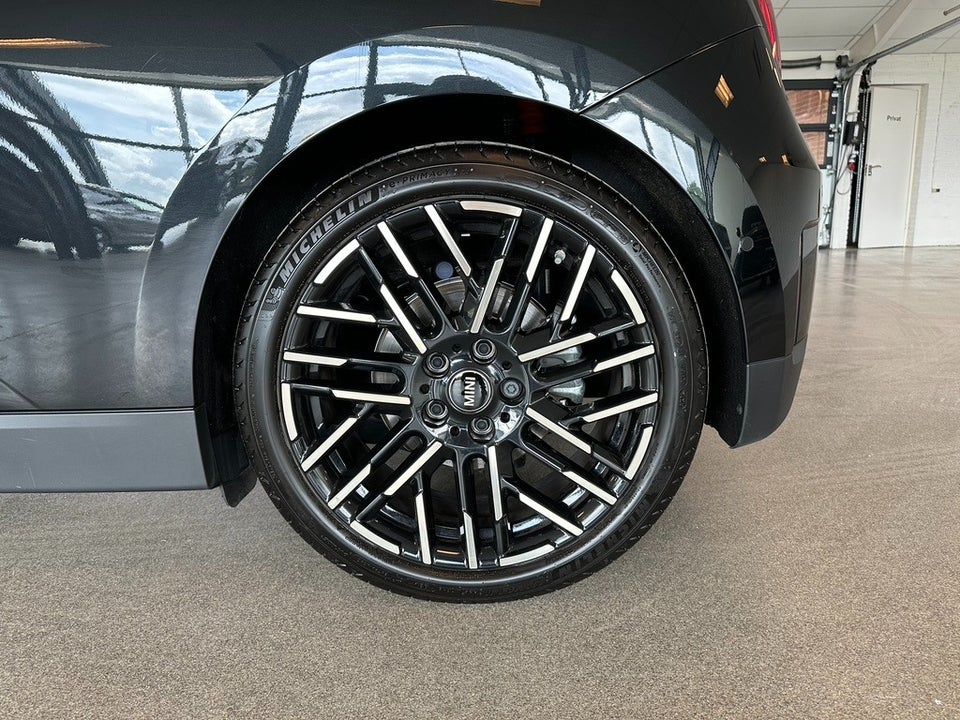 MINI Cooper SE Favoured Trim XL 3d