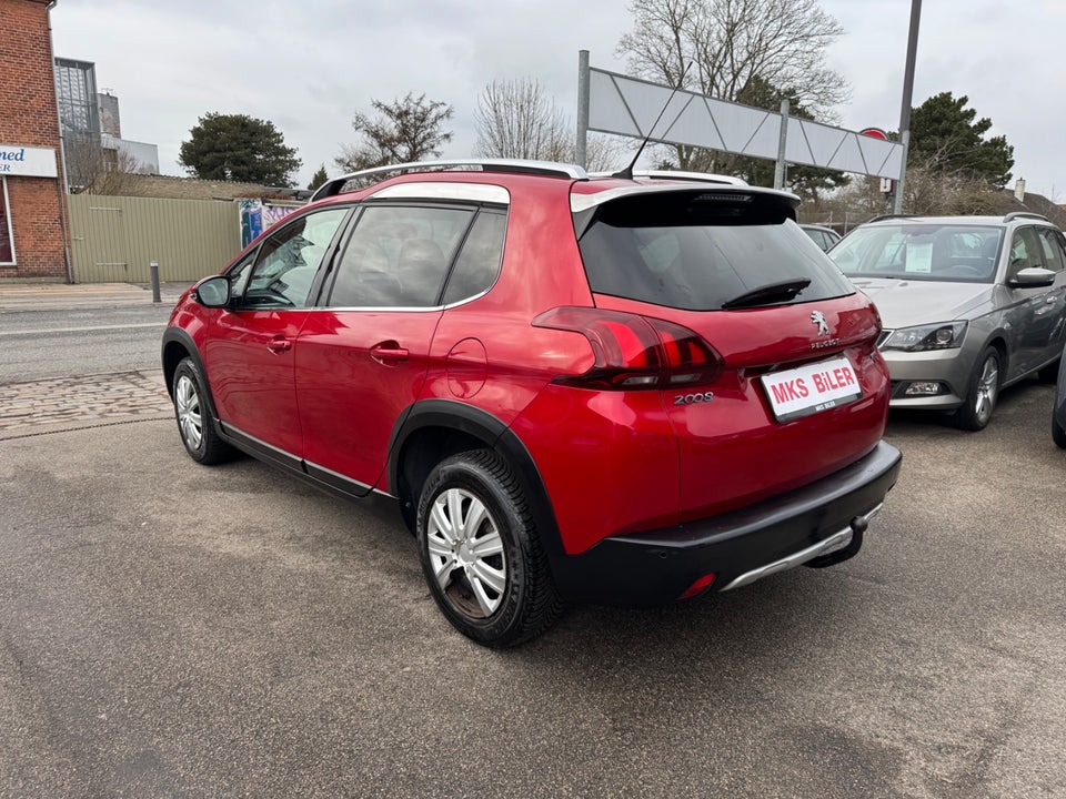 Peugeot 2008 1,2 e-THP 110 Allure Sky 5d