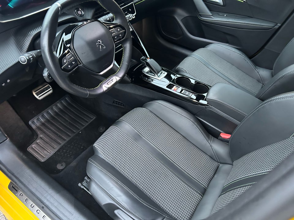 Peugeot e-208 50 GT Limited 5d