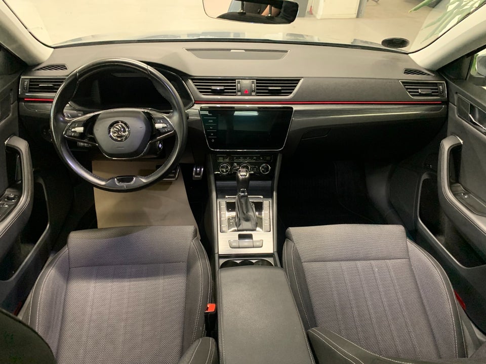 Skoda Superb 2,0 TSi 272 Style Combi DSG 4x4 5d