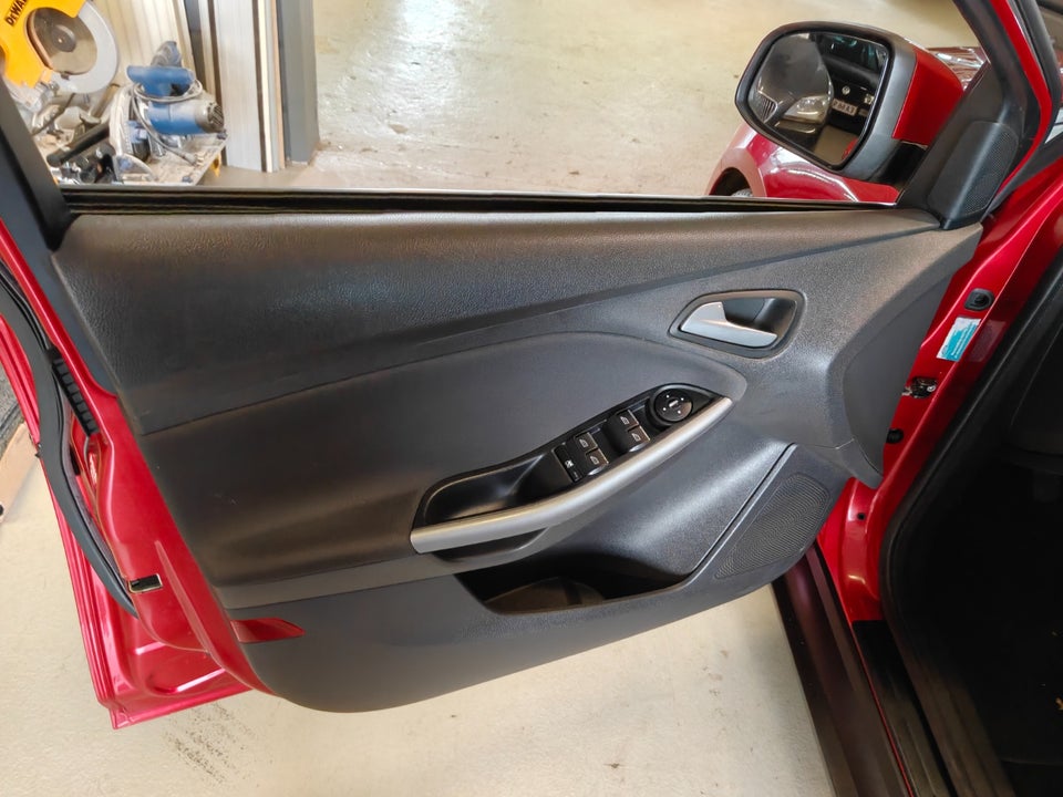 Ford Focus 1,6 TDCi 95 Edition stc. 5d