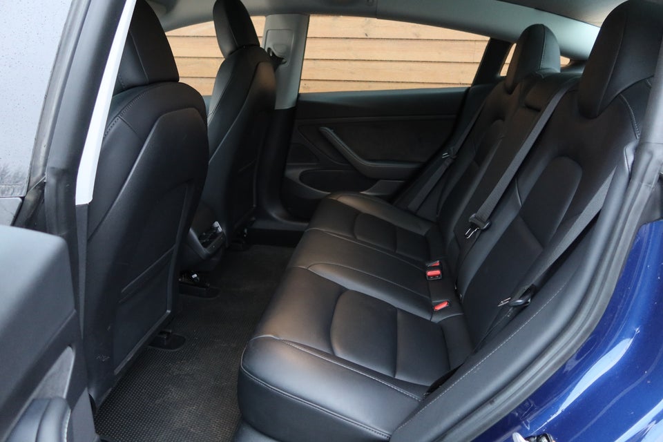 Tesla Model 3 Standard Range+ RWD 4d