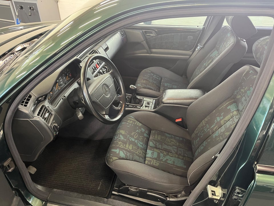 Mercedes E200 2,0 Avantgarde aut. 4d