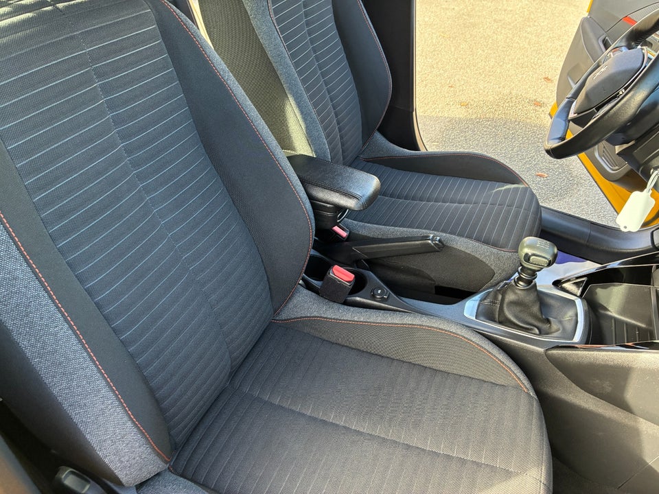 Peugeot 208 1,2 PureTech 100 Active 5d