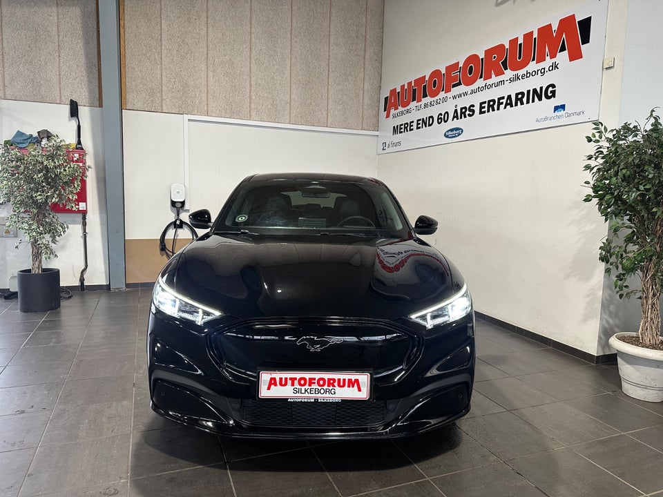 Ford Mustang Mach-E 98 Extended Range AWD 5d