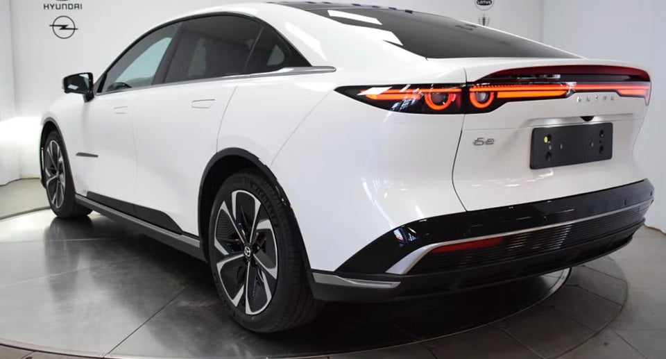 Mazda 6e Takumi Long Range 5d