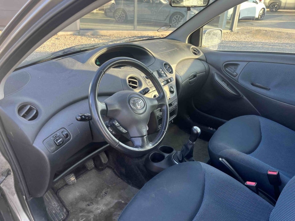 Toyota Yaris 1,3 Luna 3d