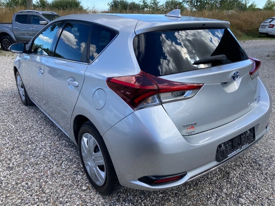 Toyota Auris 1,8 Hybrid H2 Comfort CVT 5d