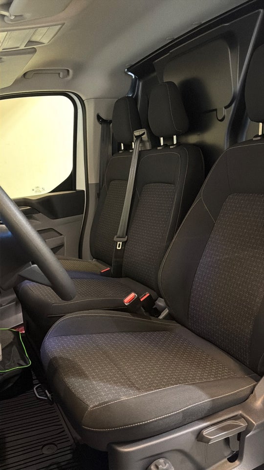 Ford E-Transit Custom 320L 64 Trend