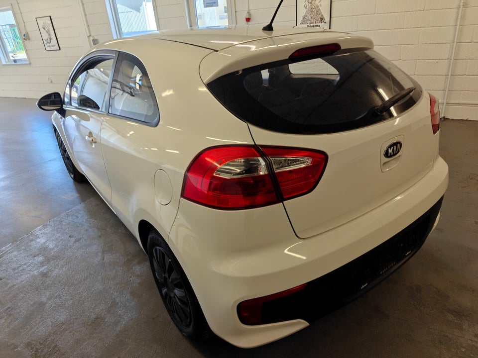 Kia Rio 1,2 CVVT Base 3d