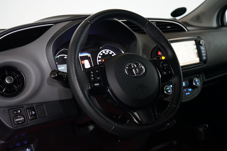 Toyota Yaris 1,5 Hybrid H2 e-CVT Van 5d