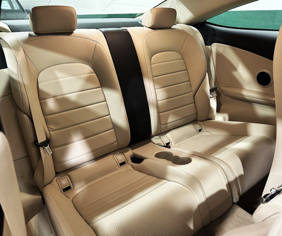 Mercedes C300 2,0 Coupé aut. 2d