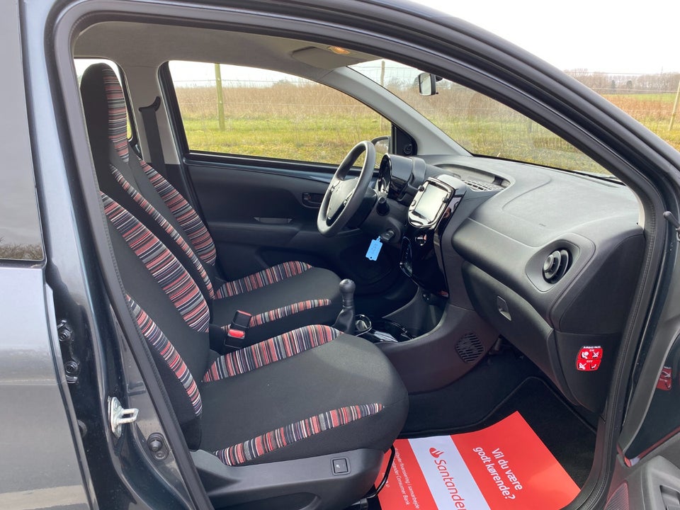 Citroën C1 1,0 VTi Street+ 5d