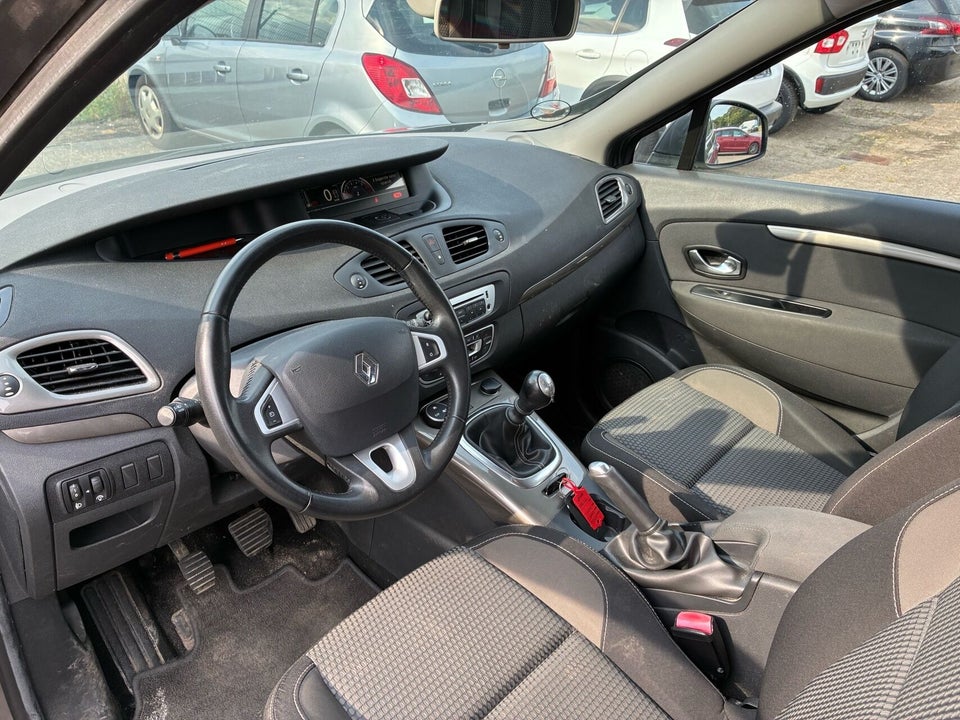 Renault Scenic XMod 1,6 16V Expression 5d