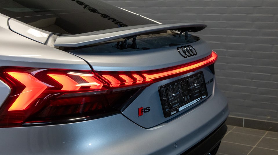 Audi RS e-tron GT quattro 4d