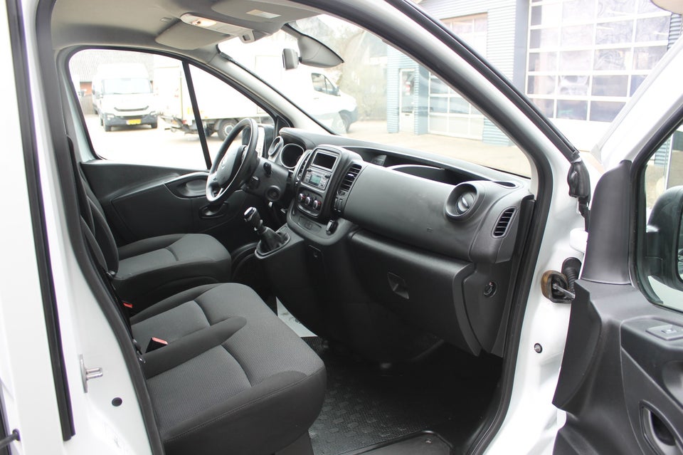 Renault Trafic T29 2,0 dCi 120 L2H1