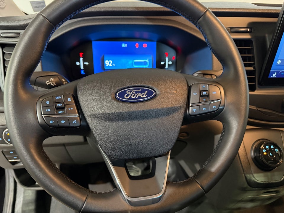 Ford E-Transit 350 L3 Chassis 68 Trend H1 RWD