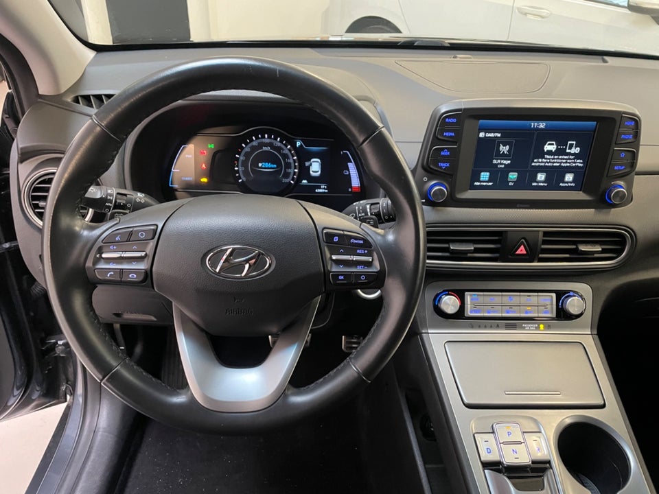 Hyundai Kona 64 EV Essential 5d