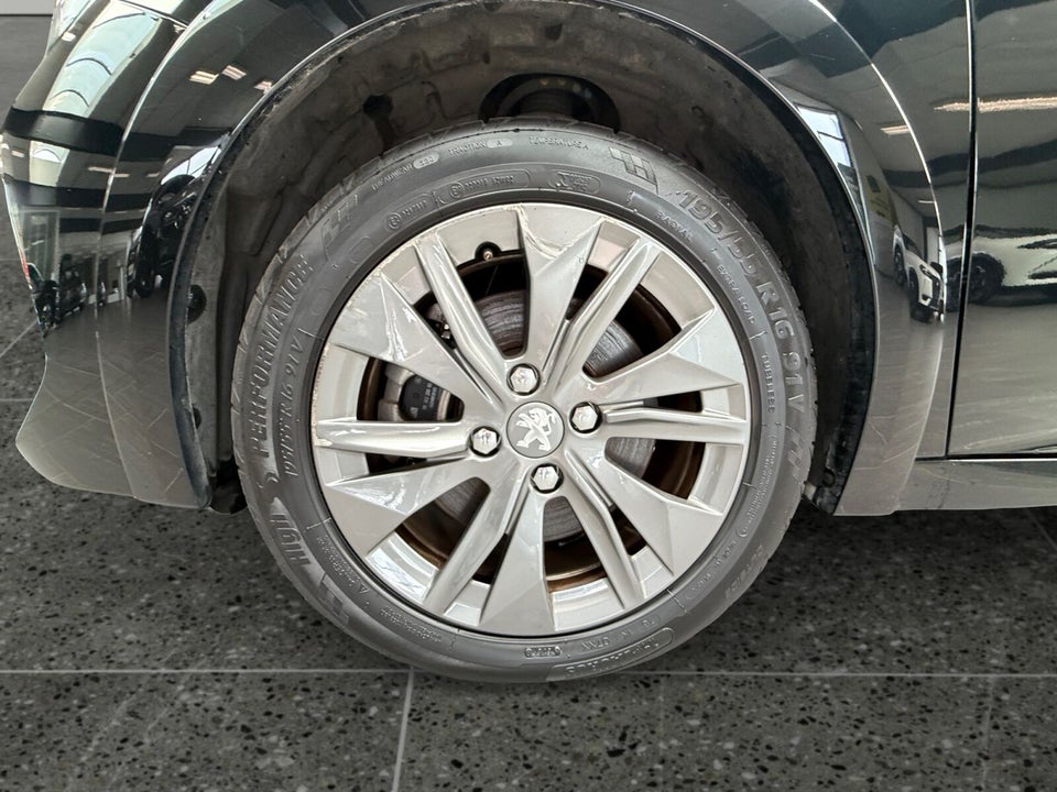Peugeot e-208 50 Allure 5d